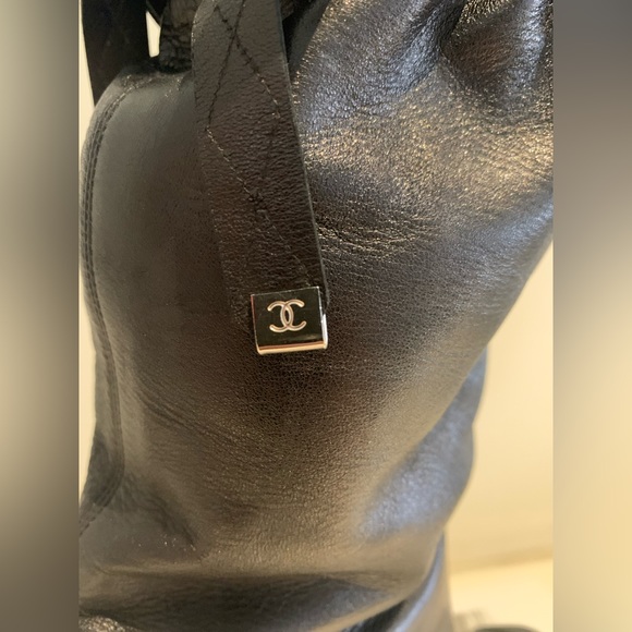 **SOLD** Chanel black Leather “scrunch” booties - Picture 7 of 10